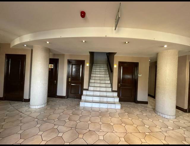1,430M² OFFICE FOR SALE IN BRYANSTON